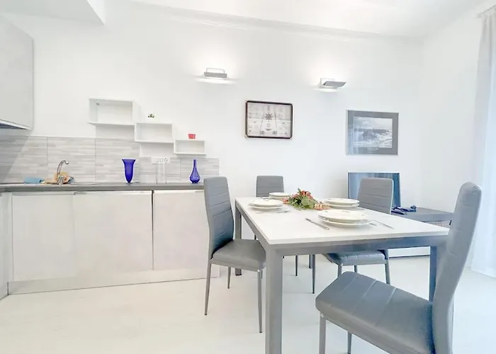 Elegante - Parcheggio - Ac Apartmán *